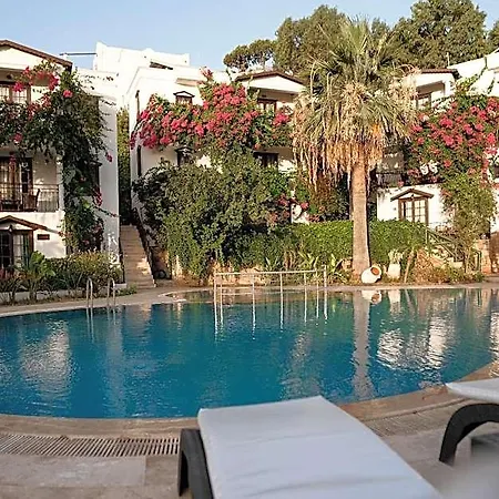 Mare Garden 4*