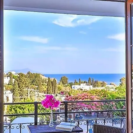 Mare Garden 4*